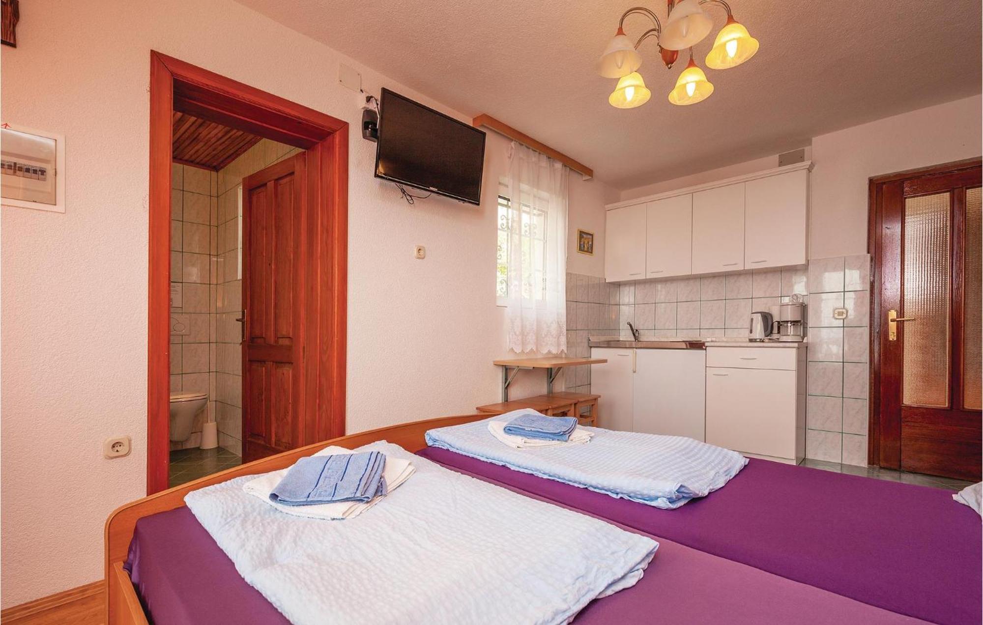 Nice Apartment In Crikvenica With Kitchen Bagian luar foto