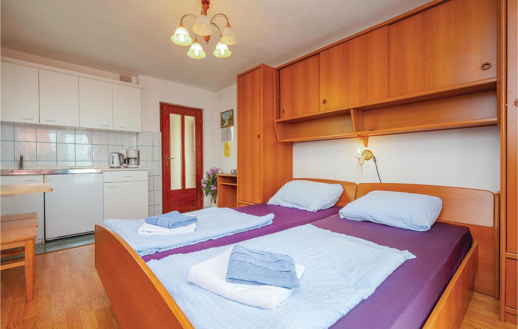 Nice Apartment In Crikvenica With Kitchen Bagian luar foto