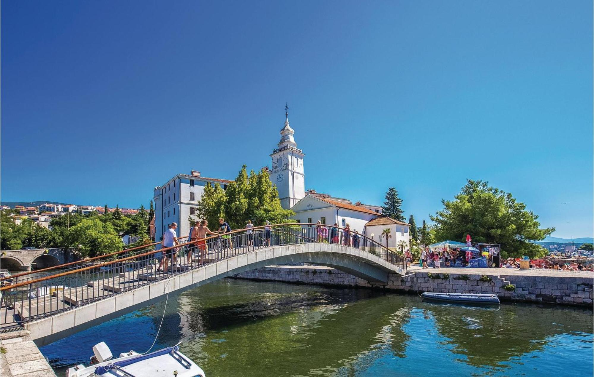 Nice Apartment In Crikvenica With Kitchen Bagian luar foto